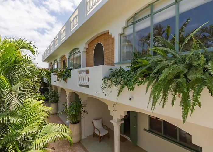 Maison Tropical