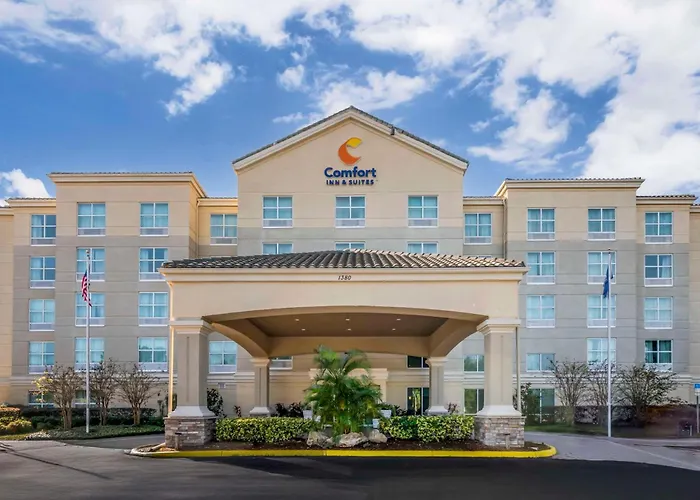 Comfort Inn & Suites North