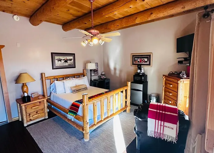 Adobe Rose Boutique Inn Artesia