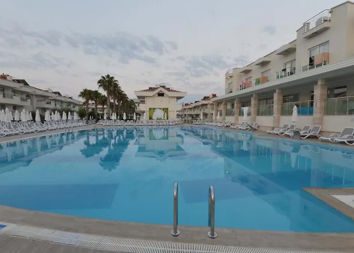 Hotel Dream Family Club Side