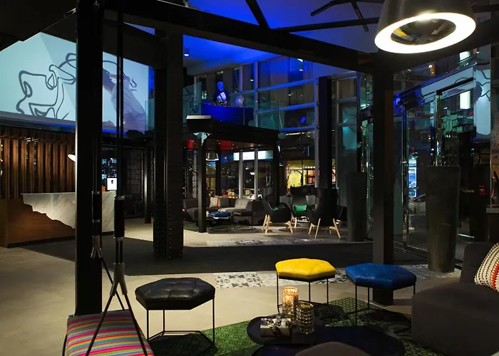 Renaissance Montreal Downtown Hotel