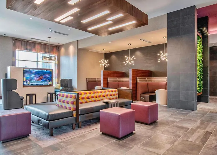 Courtyard By Marriott Raleigh Cary/Parkside Town Commons Hotel