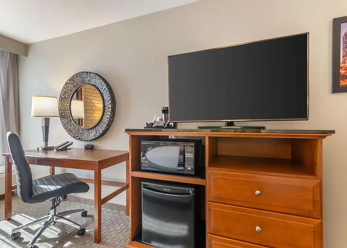 Drury Inn & Suites Atlanta Airport College Park