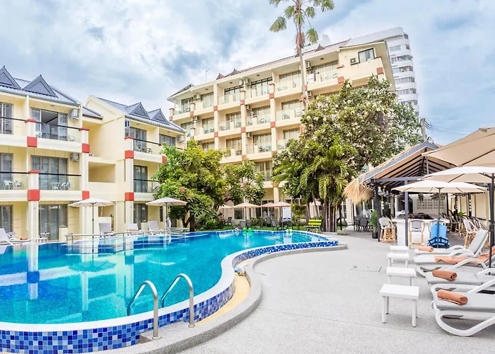 Mermaid Beach Resort - 100M To Beach, Saltwater Pool & Beergarden Jomtien Beach