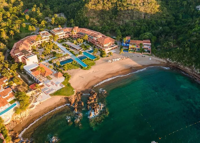 El Club&Residences