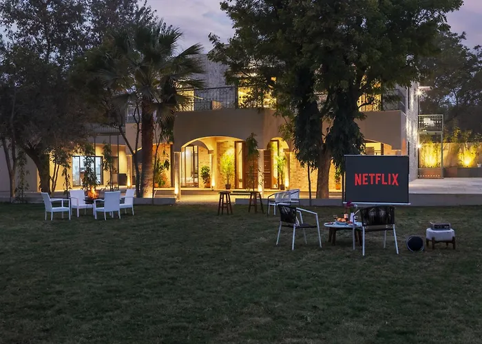 Saffronstays Pristine Manor - 8-Br Udaipur Villa With Private Pool, Garden, And Event Space Near Fateh Sagar Lake
