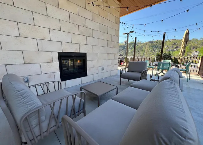 Comfort Suites Gatlinburg Downtown-Convention Center