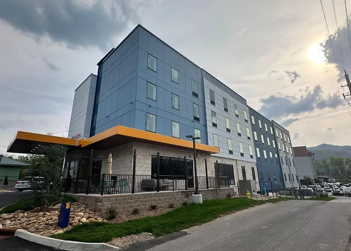 Comfort Suites Gatlinburg Downtown-Convention Center