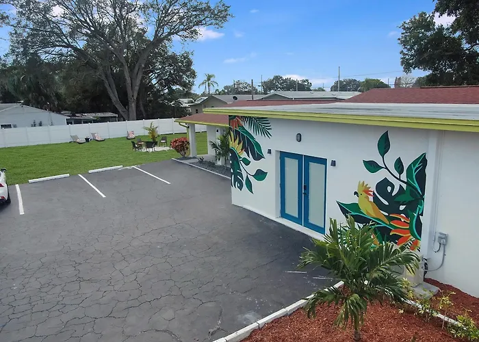 Palm Cove Motel