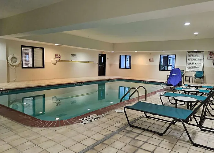 Ramada By Wyndham Burkburnett - Wichita Falls