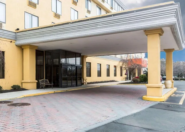 Clarion Hotel Somerset - New Brunswick