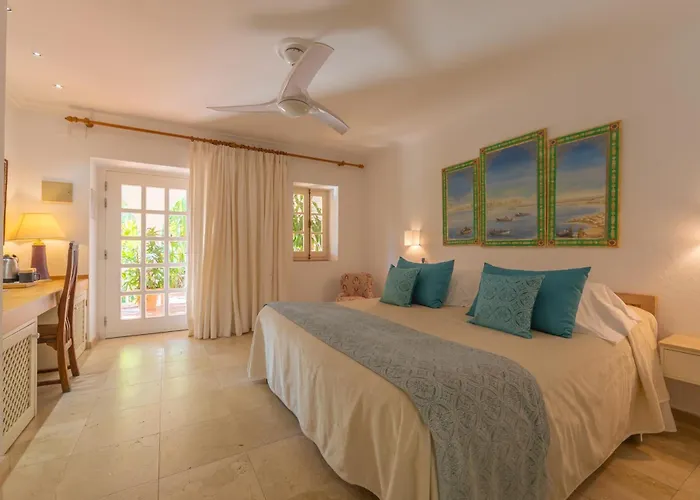 Hurricane Beach Hotel