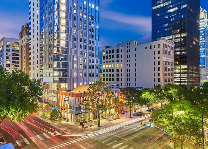 Aloft Austin Downtown