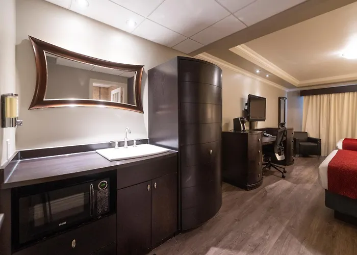 Hotel & Suites Le Dauphin Drummondville