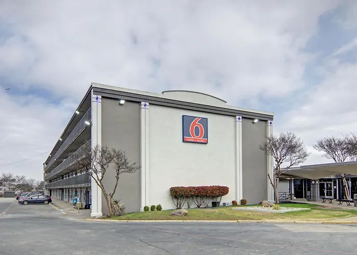 Motel 6 , Tx Town East