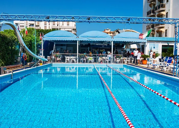 Hotel con piscina a Alba Adriatica