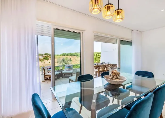 Villa Maria, 3Bd & Pool & Garden & Bbq