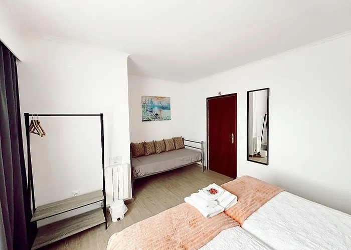 Gardens Guest House-Hostel