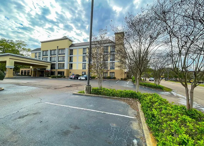 Oyo Townhouse Jackson - Ridgeland