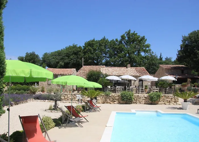 Hotel Le Hameau Fleur de Pierres à Murs 
