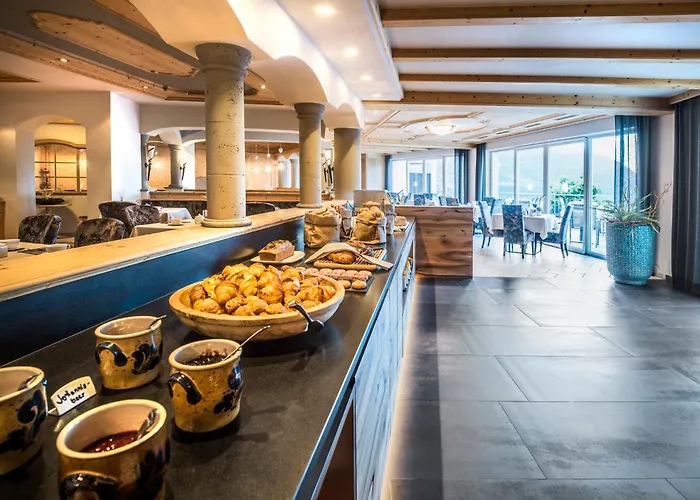 Hotel Landsitz Stroblhof Dorf Tirol