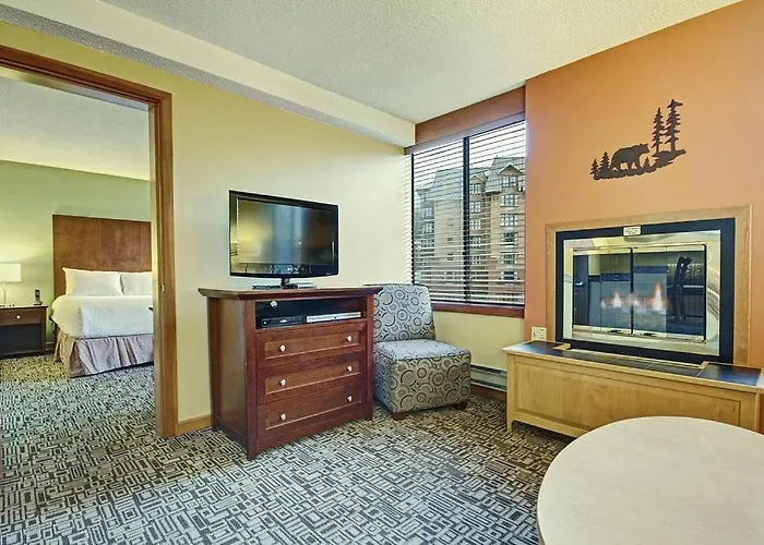 Mountain Side Hotel Whistler By Executive