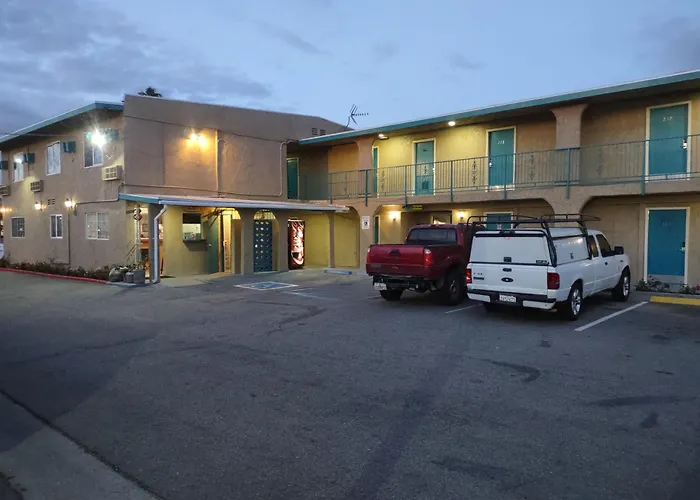 Crzy 8 Motel Orange