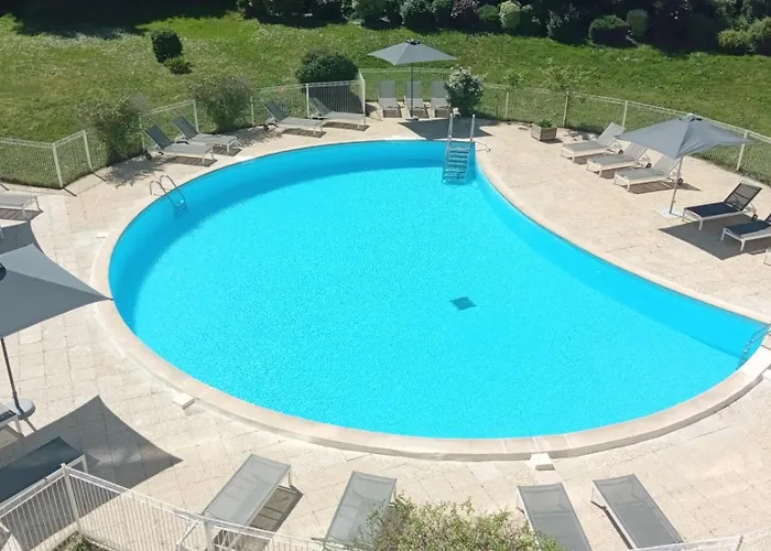 Résidence avec Piscine face au port 200m plage La Rochelle 