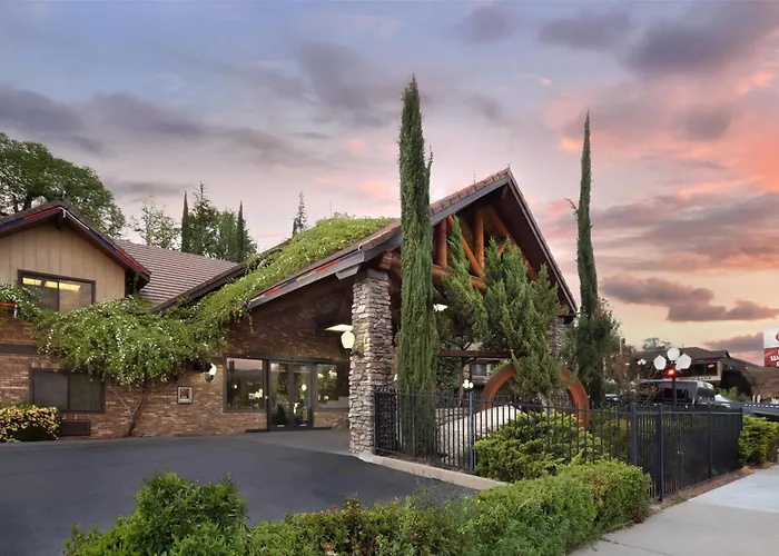Best Western Plus Yosemite Gateway Inn