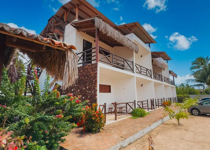 Pousada Curva dos Ventos-Próximo à praia com café da manhã em Icaraí de Amontada