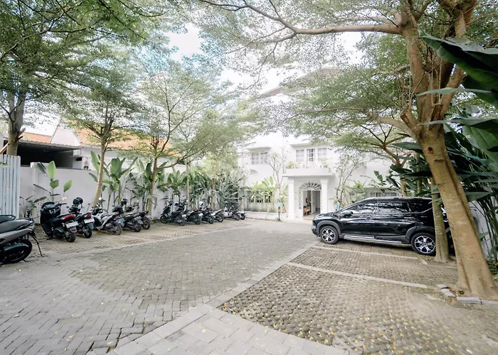 Umalas Suites
