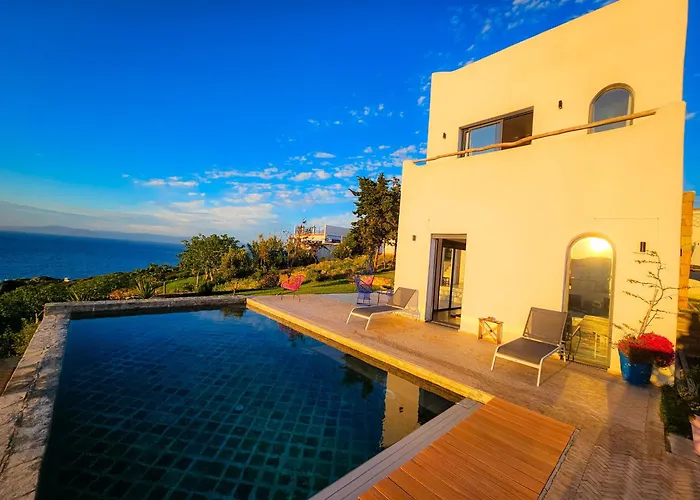 Très belle villa avec piscine et vue incroyable sur mediterannée (DAR NAIM)