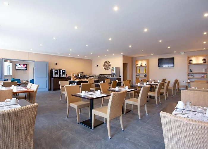 Hotel Brise de Mer - Piscine intérieure&extérieure Saint-Raphaël