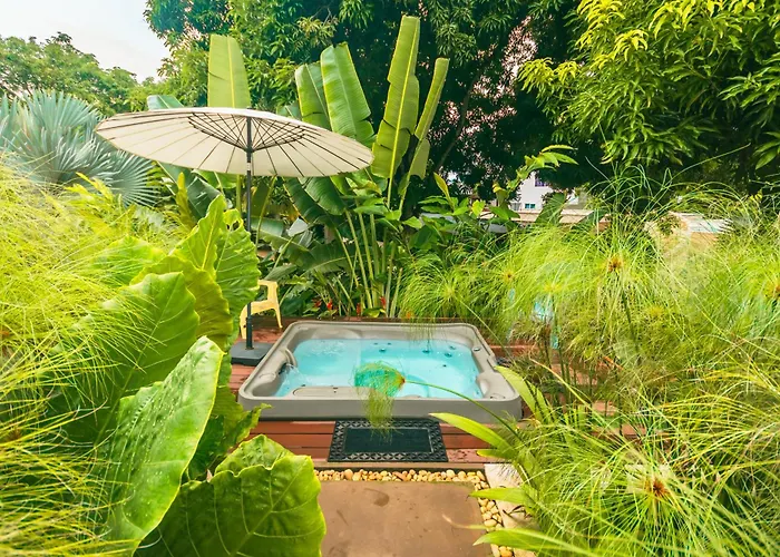 Del Tropico hotel