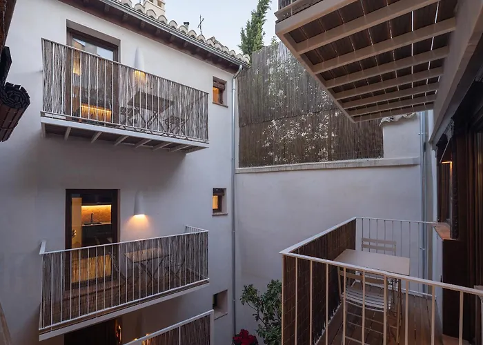 Calm Suites Babole