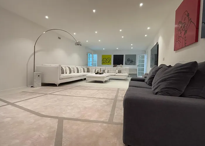 -Villa with Swimming Pool Forte dei Marmi-