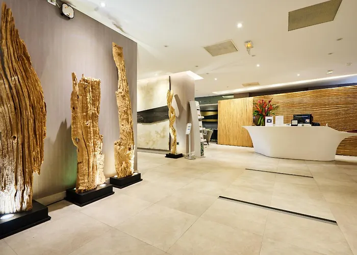 Simon Hotel