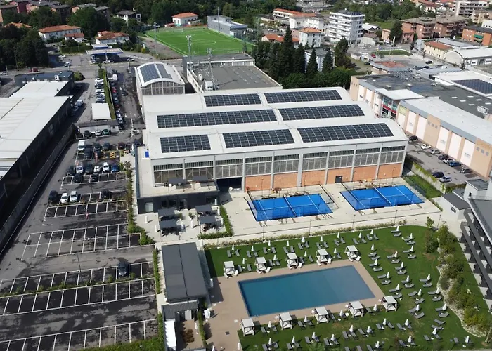 Hotels met zwembad in Como