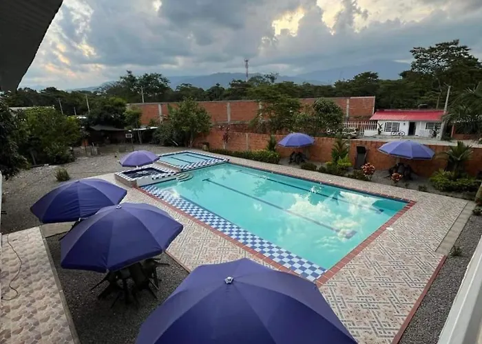 Hotel Y Piscina Malecón