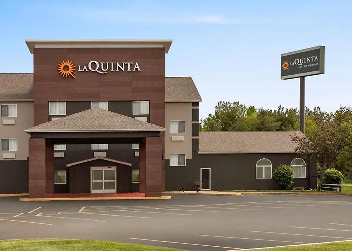 La Quinta Inn & Suites By Wyndham Peru Starved Rock St Park