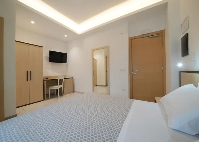 Hotel Marinella - Private Free Parking - Grotticelle Beach 200 M
