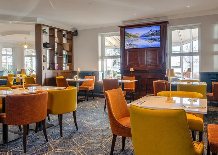 Hodson Bay Hotel