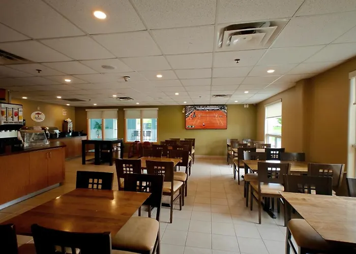 Super 8 By Wyndham Midland