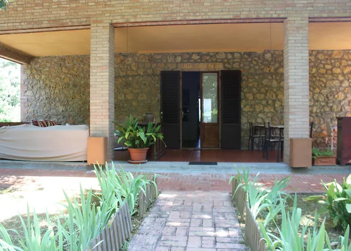 Villa Lilia By Let