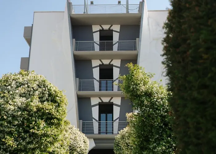 Eden Hotel
