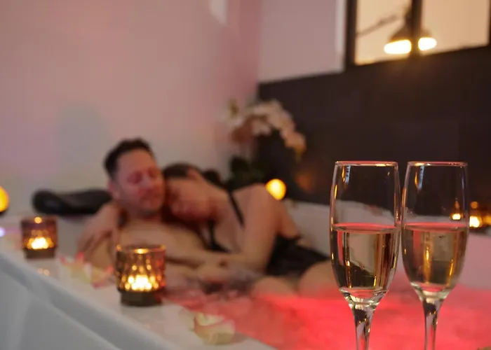 Lover'S Room Or