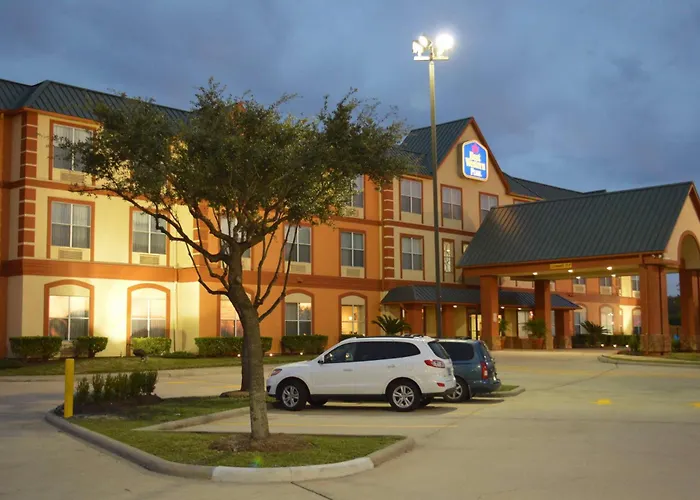 Best Western Plus Hobby Airport Inn & Suites