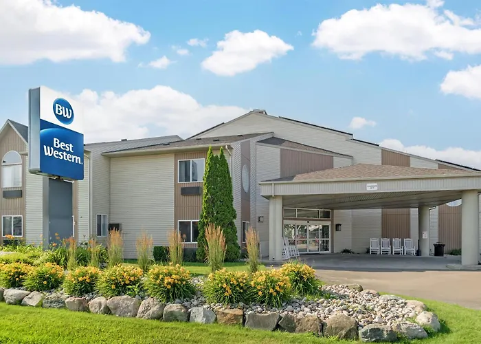 Ludington Hotels With Pool