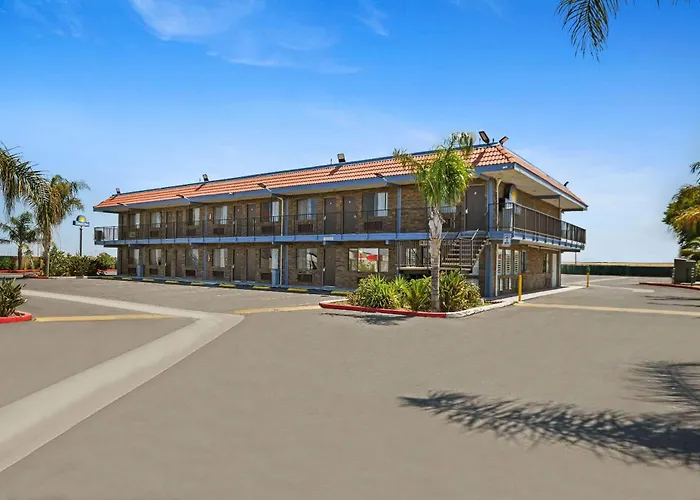 Days Inn By Wyndham Lost Hills