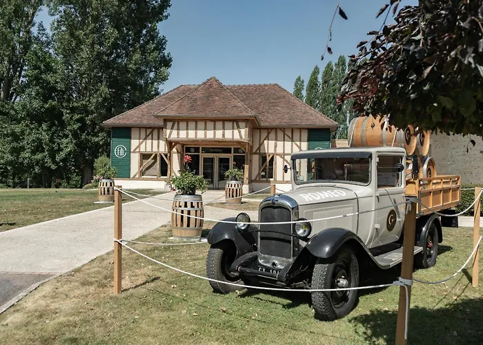 Logis Hôtel-Restaurant Domaine de Montecristo